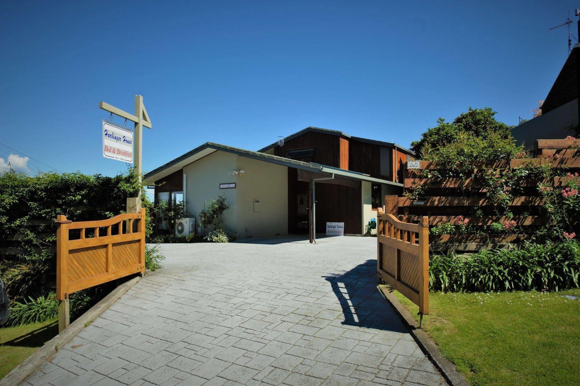 Harbinger House Bed & Breakfast Tauranga Exterior photo